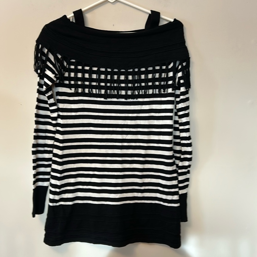 White House black market pull over off shoulder black/white sweater size XS  NWT